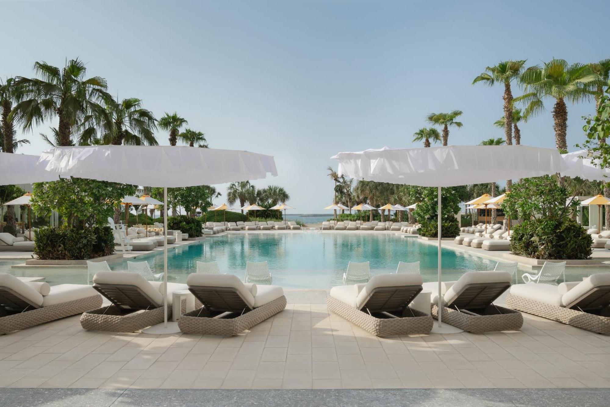 Delano Dubai At Bluewaters Ξενοδοχείο Εξωτερικό φωτογραφία The Beach Club at The St. Regis Bal Harbour Resort