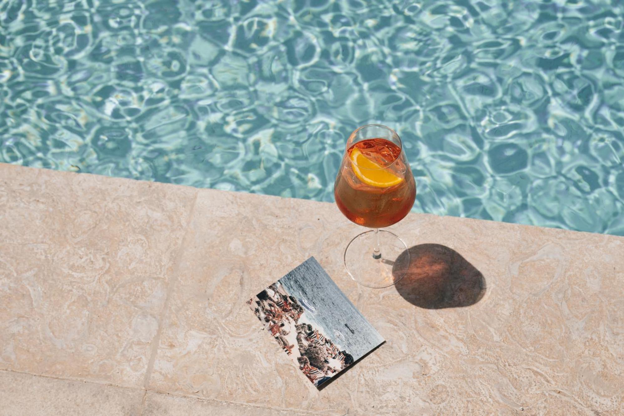 Delano Dubai At Bluewaters Ξενοδοχείο Εξωτερικό φωτογραφία A glass of Aperol Spritz