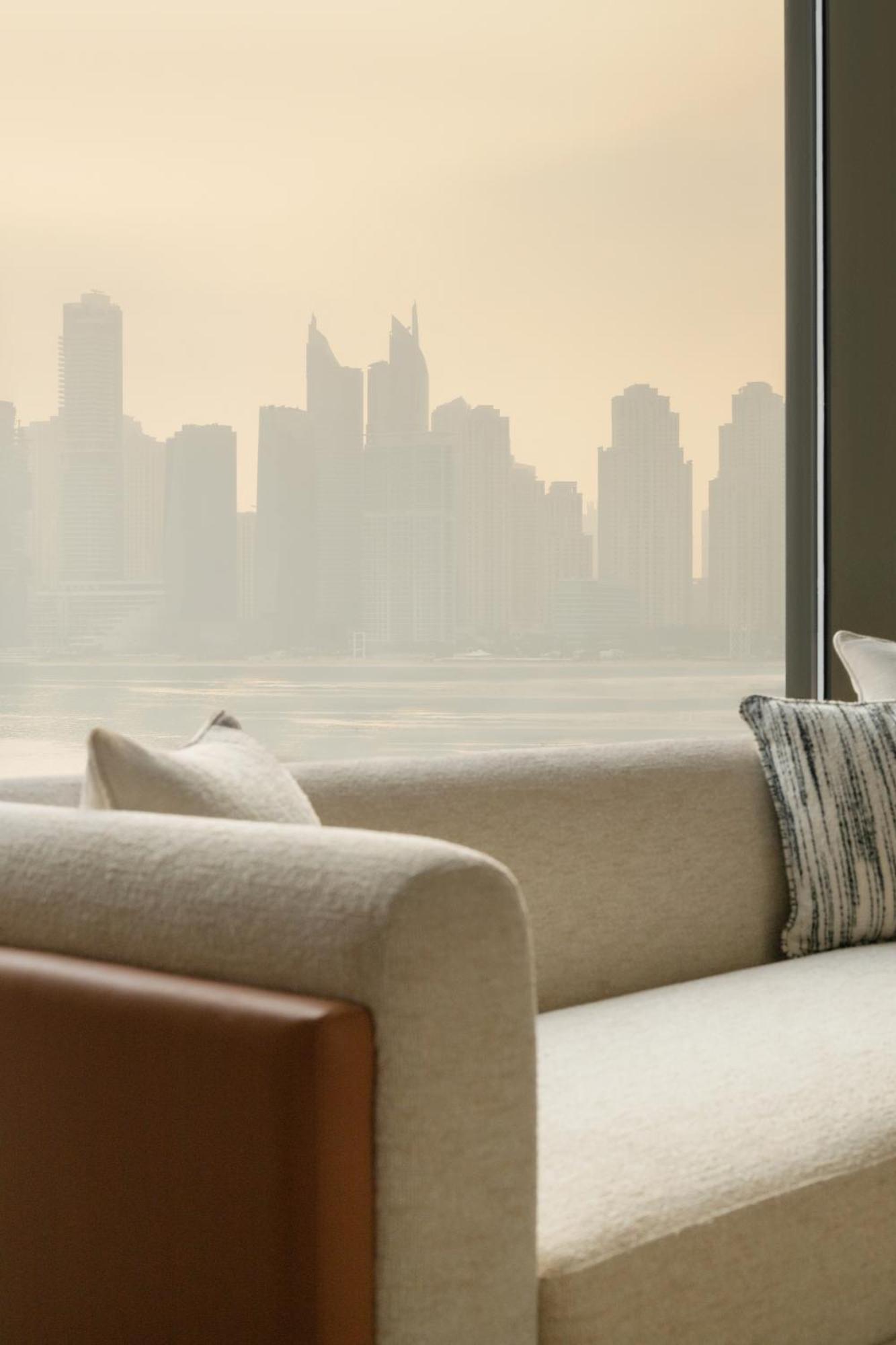 Delano Dubai At Bluewaters Ξενοδοχείο Εξωτερικό φωτογραφία A view of the Dubai skyline from the hotel
