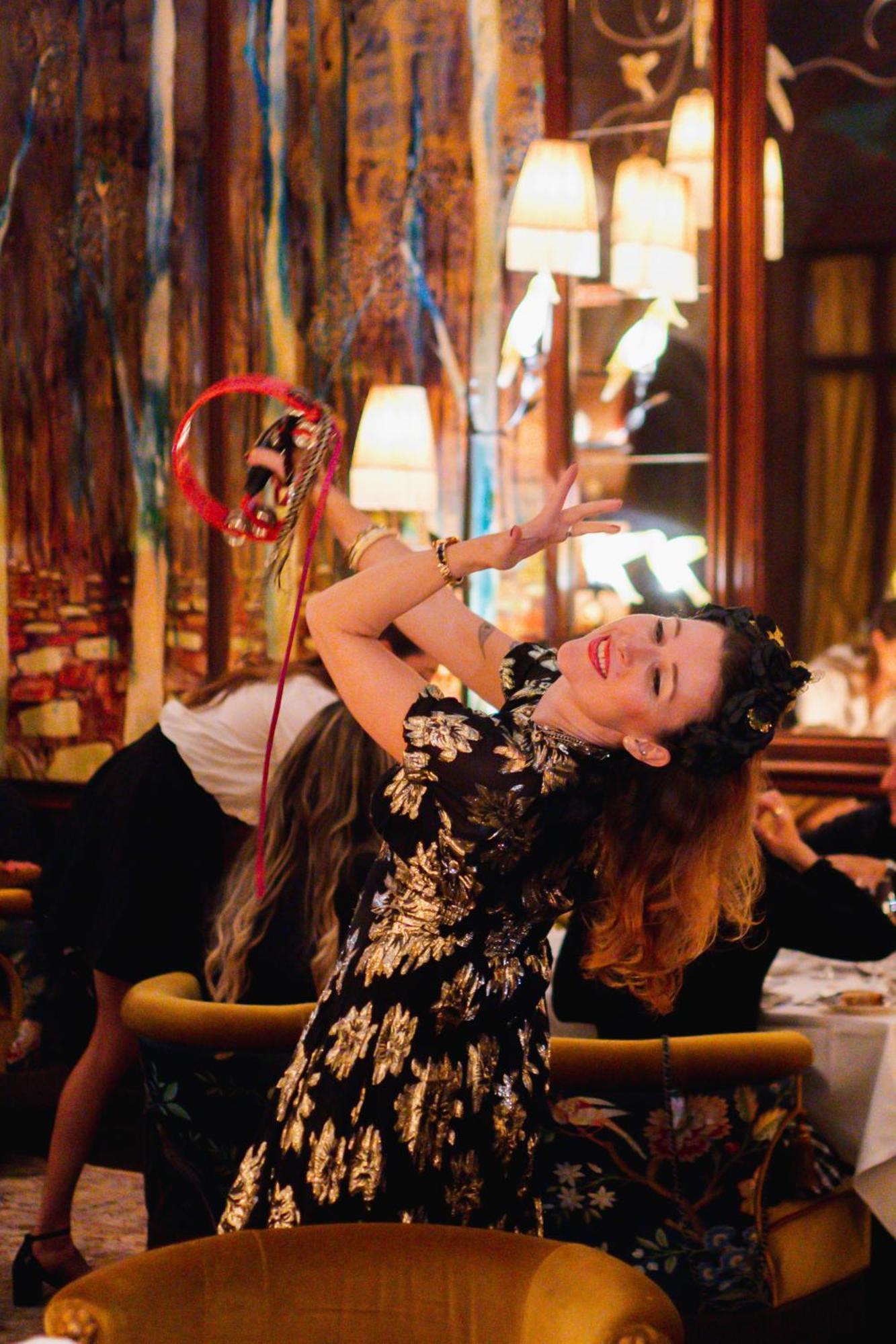 Delano Dubai At Bluewaters Ξενοδοχείο Εξωτερικό φωτογραφία A flamenco dancer